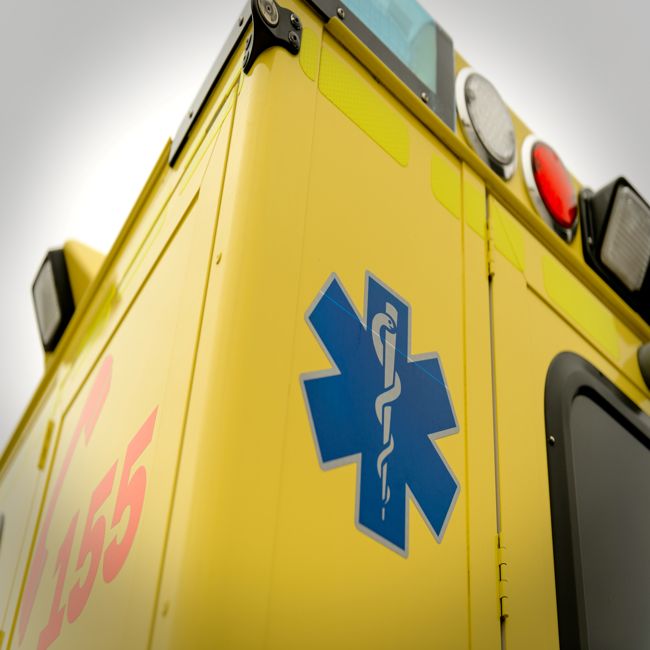 Ambulancediensten halen de wettelijke norm van 15 minuten bij spoed niet.